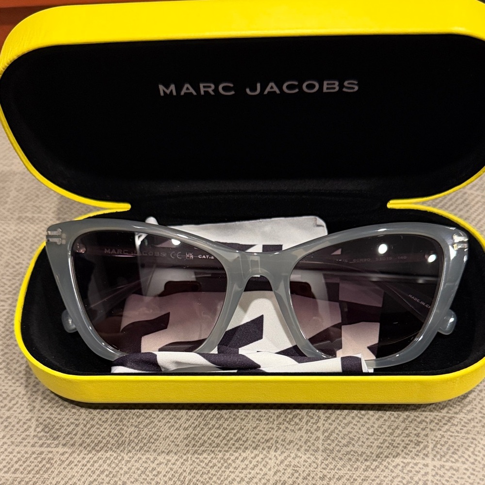 Marc Jacobs Gray Cat-Eye Sunglasses with Yellow Case